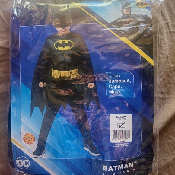 Kids Batman Children’s M Size 8-10 Halloween Costume With Mask and Cape - Picture 1 of 2